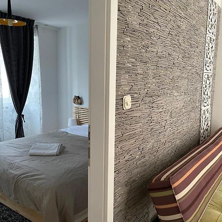 Apartments Kremenic Cres Exterior photo