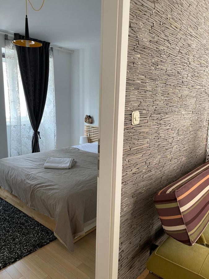 Apartments Kremenic Cres Exterior photo